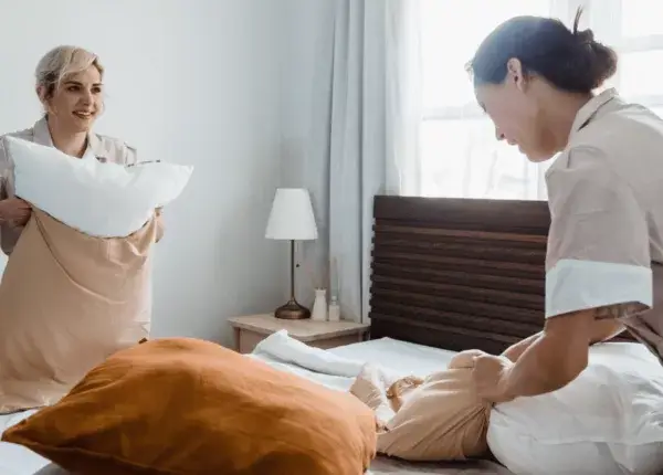Luxurious hotel bedding showcasing 2025 textile trends