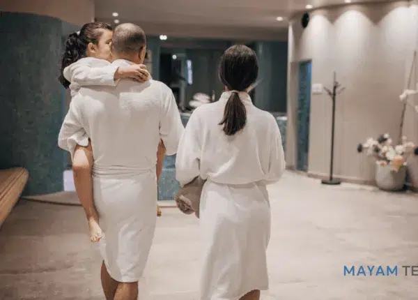 how to choose the right bathrobe for your hotel guests 2025