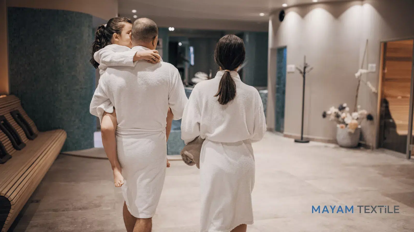 how to choose the right bathrobe for your hotel guests 2025